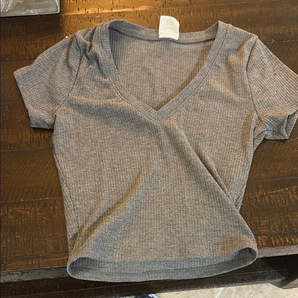 Full Tilt Heather Gray V-Neck Ribbed Tee